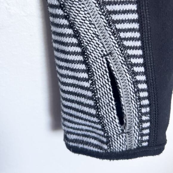 Lululemon Run U-Turn Pullover 1/2 Zip  Small Stripe Black White Long Sleeve - Picture 3 of 7